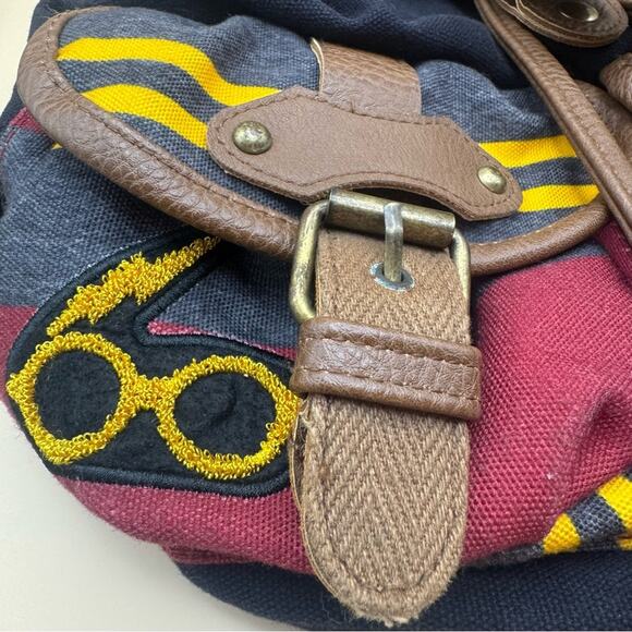 Harry Potter Unisex Hogwarts Alumni Gryffindor Backpack Red Gold Wizarding World - Picture 3 of 11